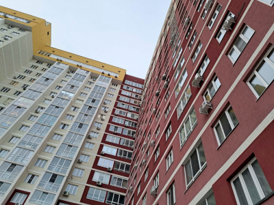 В Петербурге прохожие спасли полуторагодовалого мальчика, выпавшего с 10 этажа