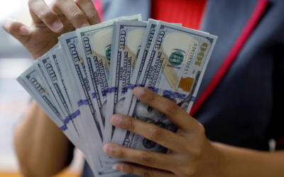 Евро укрепился против доллара на фоне ожиданий снижения ставки ФРС