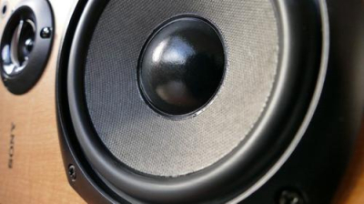 В Тверской области конфликт соседей из-за громкой музыки закончился ударом полена по голове