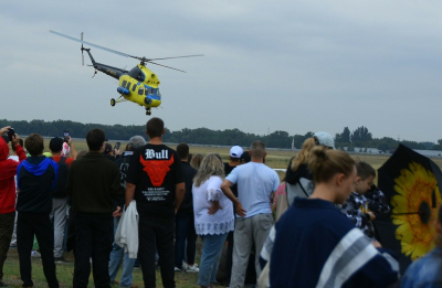 Первым делом - самолёты, ну а гамбургер - потом