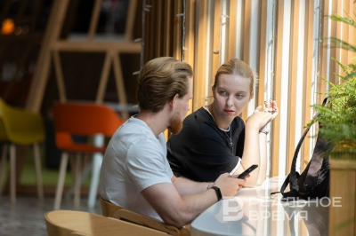 Более трети казанских зумеров поддерживают идею разделения счета на свидании