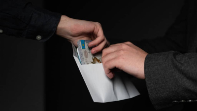 Замглавы Фонда медстрахования подозревают в хищении 400 млн тенге