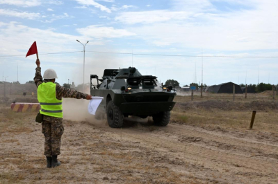 В Конаеве военнообязанные совершили 25-километровый марш на военной технике