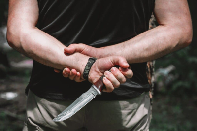 Мужчина с ножом бегал по улице в Астане