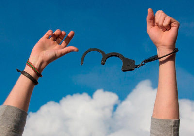 Более 15 тыс. осужденных попадут под амнистию по случаю 30-летия Конституции: сенат принял закон