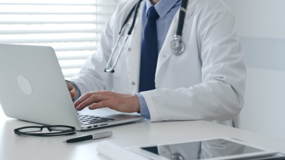 Медрасходы на казахстанцев выросли почти в три раза